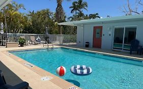 Sunshine Island Inn - Adults Only